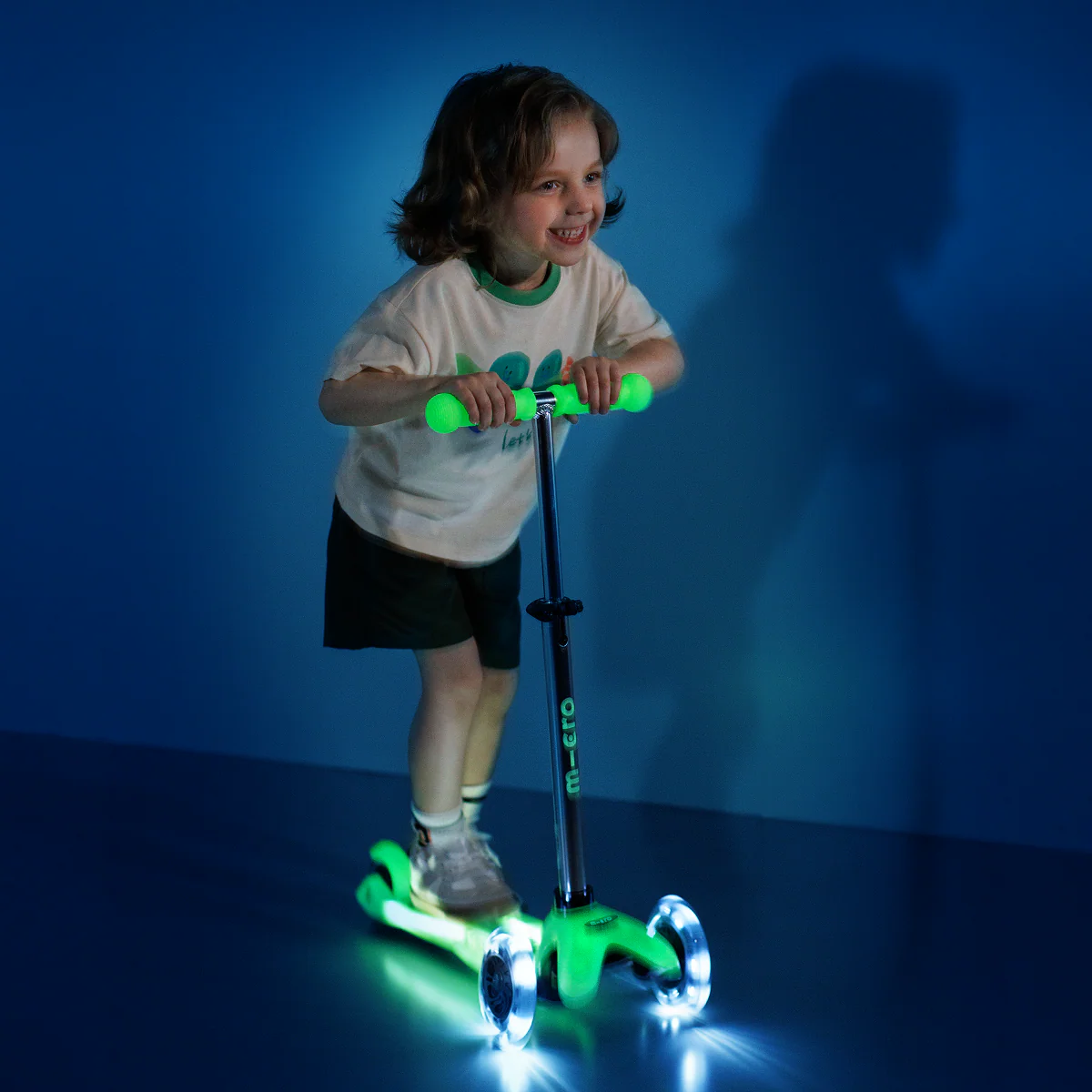 Mini Deluxe Glow LED Plus Scooter - Icy Lime - Image 3